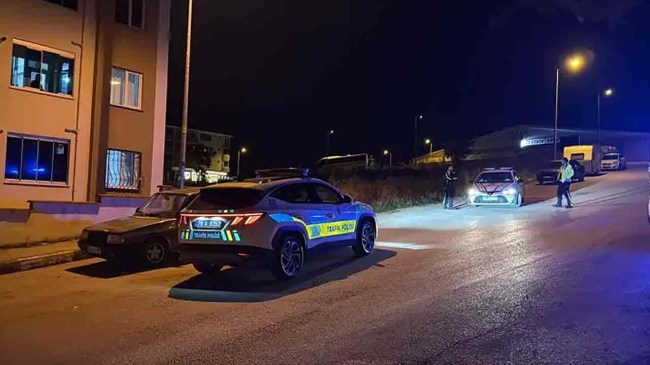 Polisin 'DUR' ihtarına uymamaları, kendilerine pahalıya patladı…