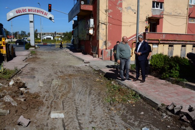 Başkan Sadık Kara, ''Gülüç için çalışıyor, beldemizi birlikte güzelleştiriyoruz.''