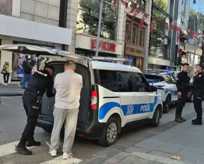İzinsiz fotoğraf çekti… Cezaevine gönderildi…