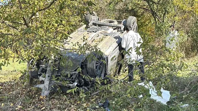 Feci kaza… Eşi öldü, sürücü yaralı…