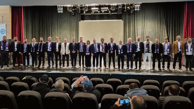 Aydın Demir başkanlığa seçilerek görevi devir aldı...