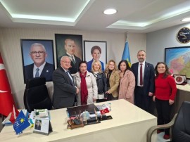 Erkmen,  İYİ Parti kapısı yanlış yoldan dönüp doğruyu fark edenlere açık 