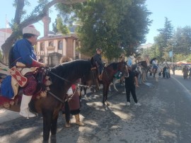 Her yıl düzenlenen şenliklerde kardeşlikleri pekişmekte