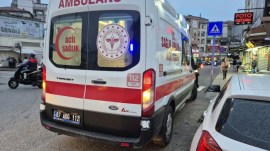 Kdz.Ereğli de genç bir adam yolda yürürken yere yığıldı