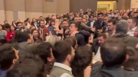 İstanbul Barosu Seçimlerinde Gerginlik: Kürsü Konuşması Sonrası Arbede Çıktı