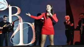 Cumhuriyet Coşkusu Betül Demirin şarkılarıyla sona erdi.